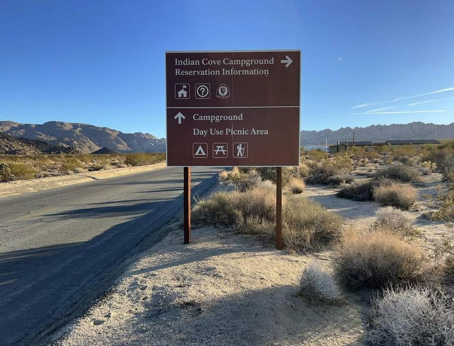 Joshua Tree National Park - Cozy Palms Getaway
